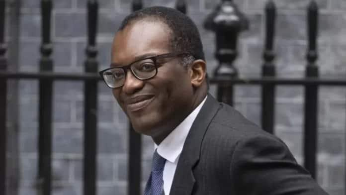 傳英國掉減稅方案 英鎊急升逾1%